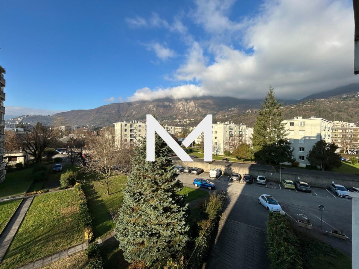 MEYLAN - SECTEUR AYGUINARD - GRAND T4 - Photo 1
