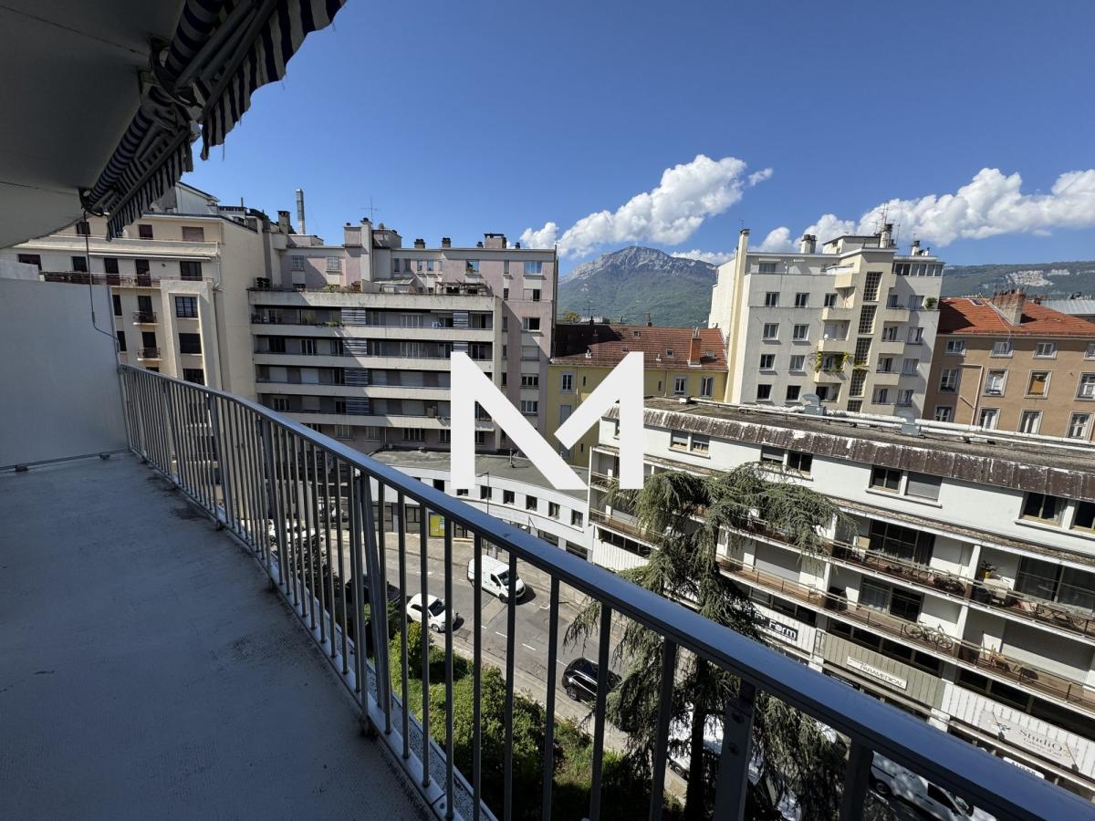 GRENOBLE SAINT JOSEPH - ETAGE ELEVE - 4 CHAMBRES - Photo 1