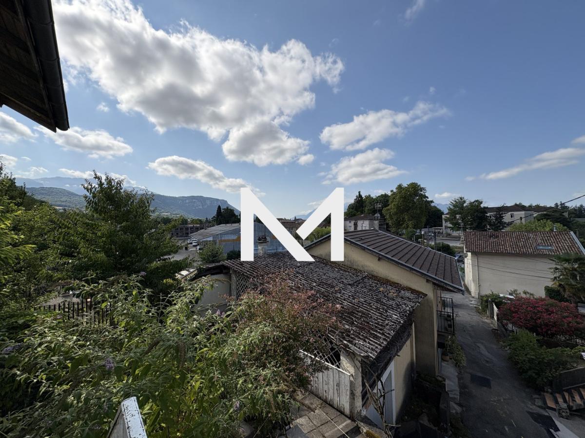 Coublevie - Maison avec terrasse - sans vis à vis - a rénover - Photo 1