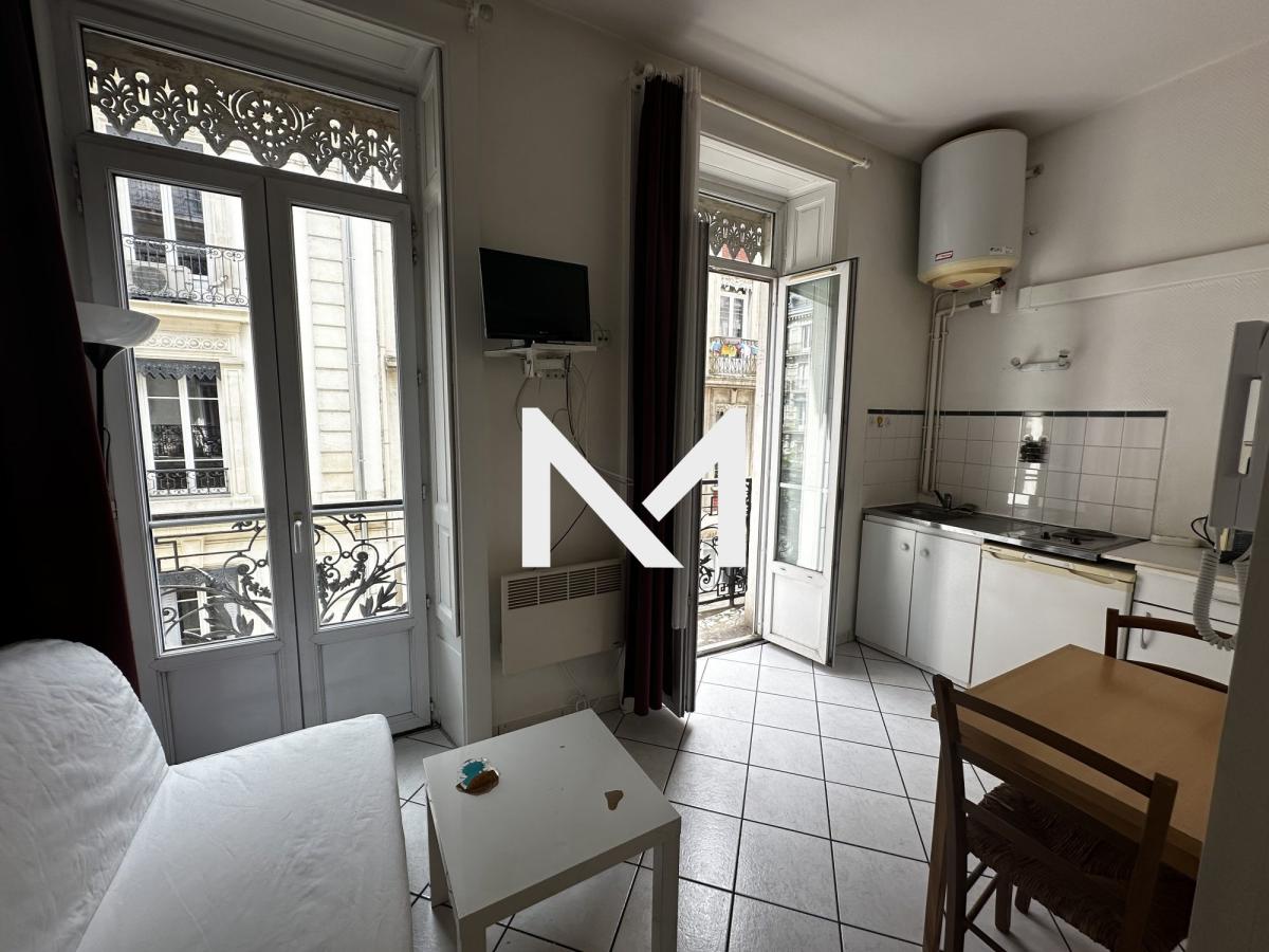 HYPER CENTRE - STUDIO MEUBLE AVEC BALCON - Photo 1