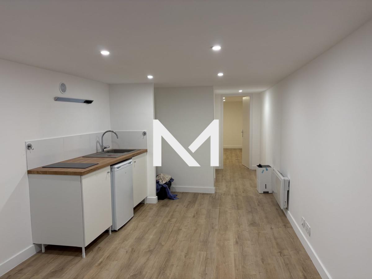 GRENOBLE - HYPERCENTRE - 1 T2 et 4 STUDIOS LOUES - BELLE RENTABILITE - Photo 1