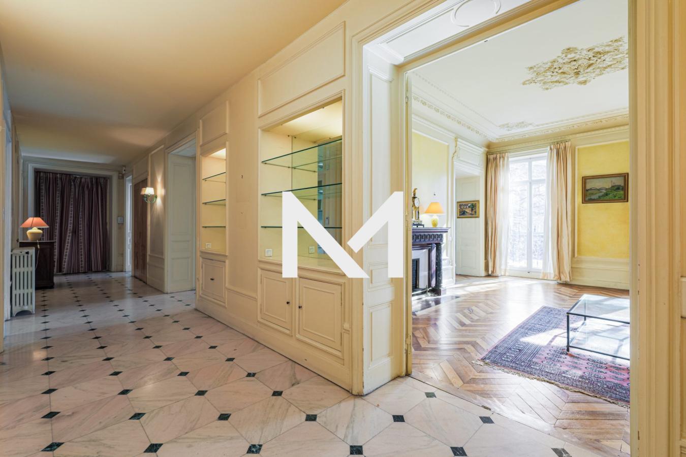 T5 Haussmannien Leon Martin - Photo 1