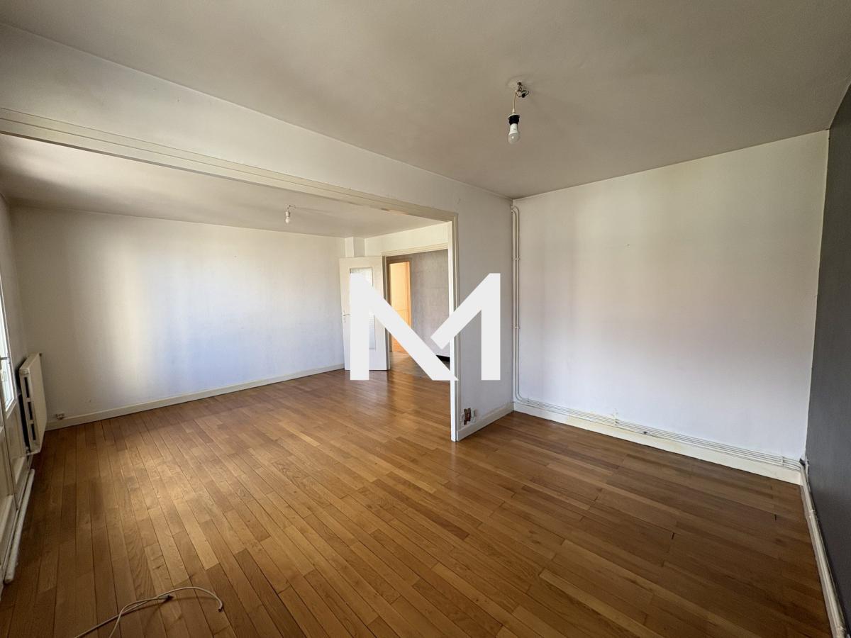 Seyssinet - A RENOVER - T3 traversant avec balcon - Photo 1