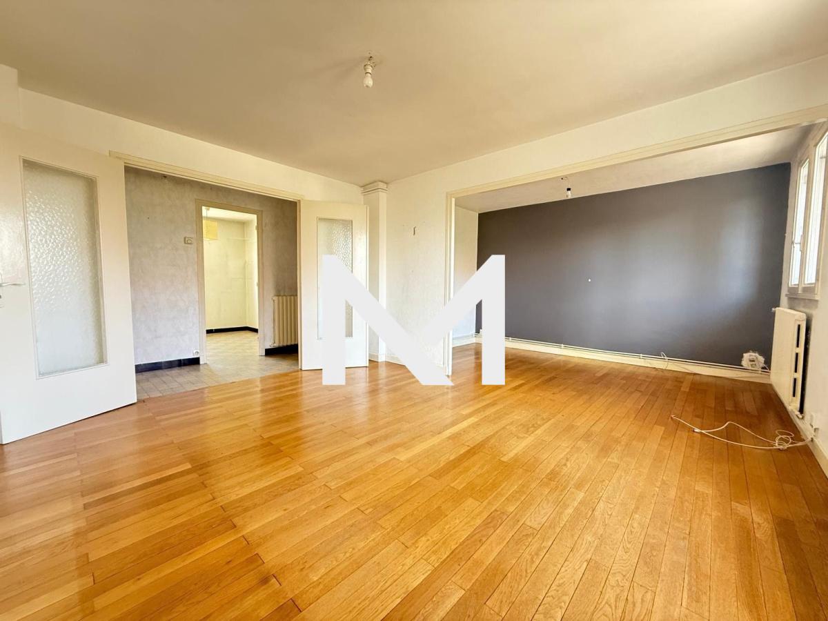 Seyssinet - A RENOVER - T3 traversant avec balcon - Photo 1