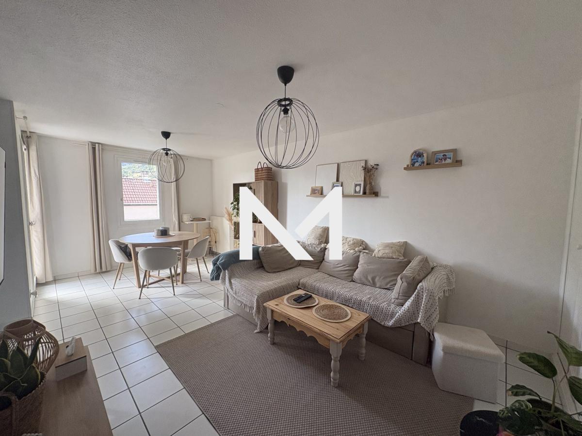 CROLLES - T2 - DERNIER ETAGE - BALCON - GARAGE - Photo 1