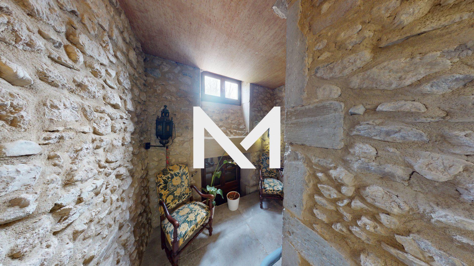 MAISON DE MAÎTRE AVEC DEPENDANCES ET PLAN D'EAU SUR 4 HECTARES - Photo 8
