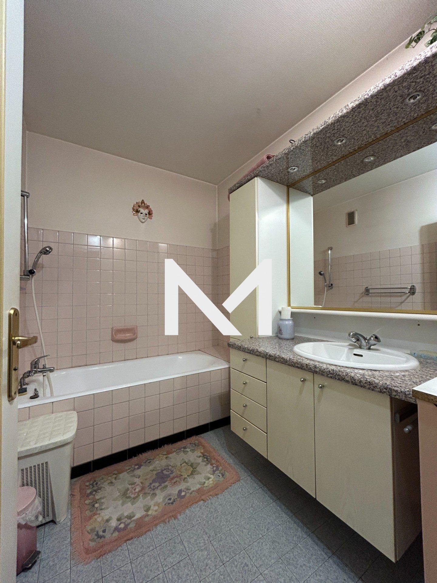MEYLAN - SECTEUR AYGUINARD - GRAND T4 - Photo 9