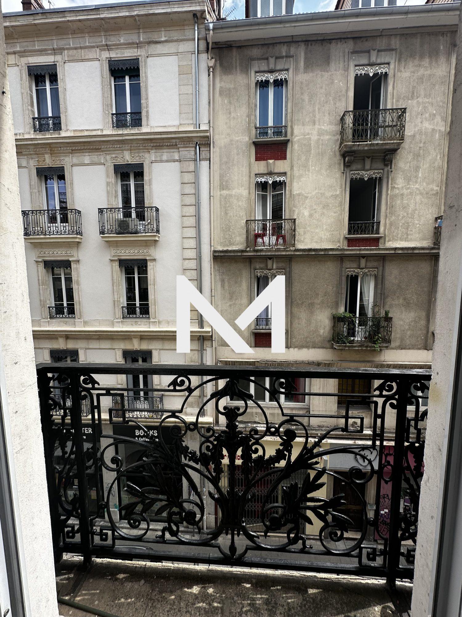 HYPER CENTRE - STUDIO MEUBLE AVEC BALCON - Photo 3