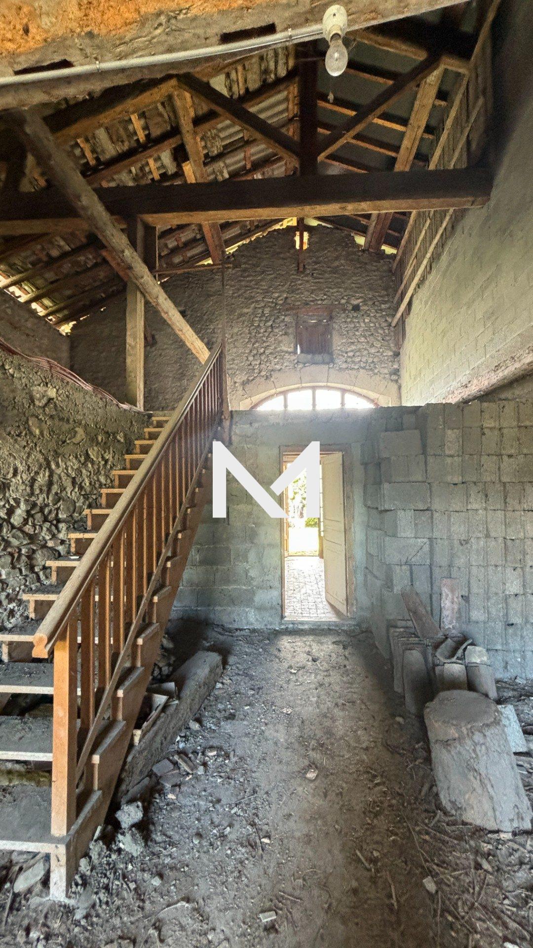 BATISSE EN PIERRE A RENOVER - Photo 8