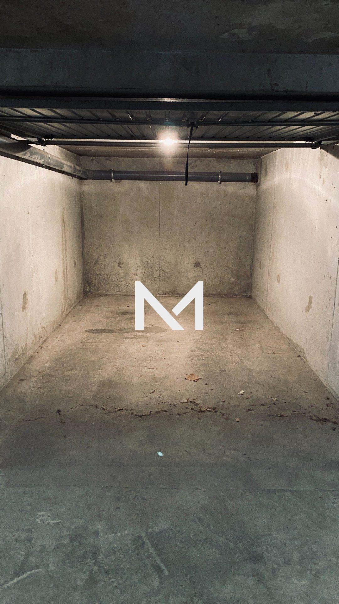 ILE VERTE - Avenue Maréchal Randon - Garage dans copropriété sécurisée - Photo 2