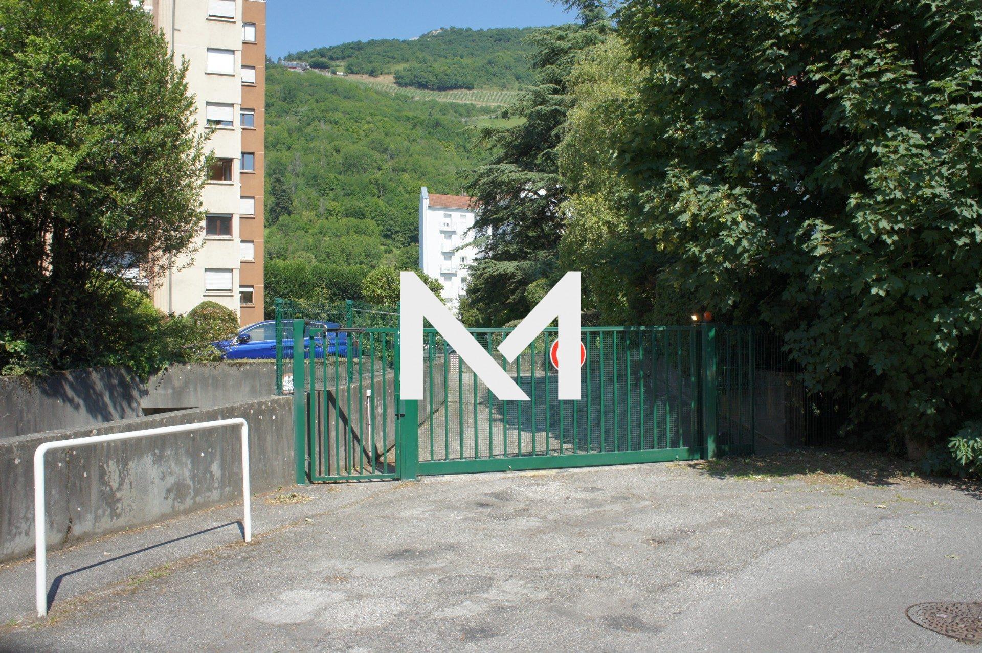 ILE VERTE - PARKING EXTERIEUR DANS COPRO SECURISEE - Photo 1