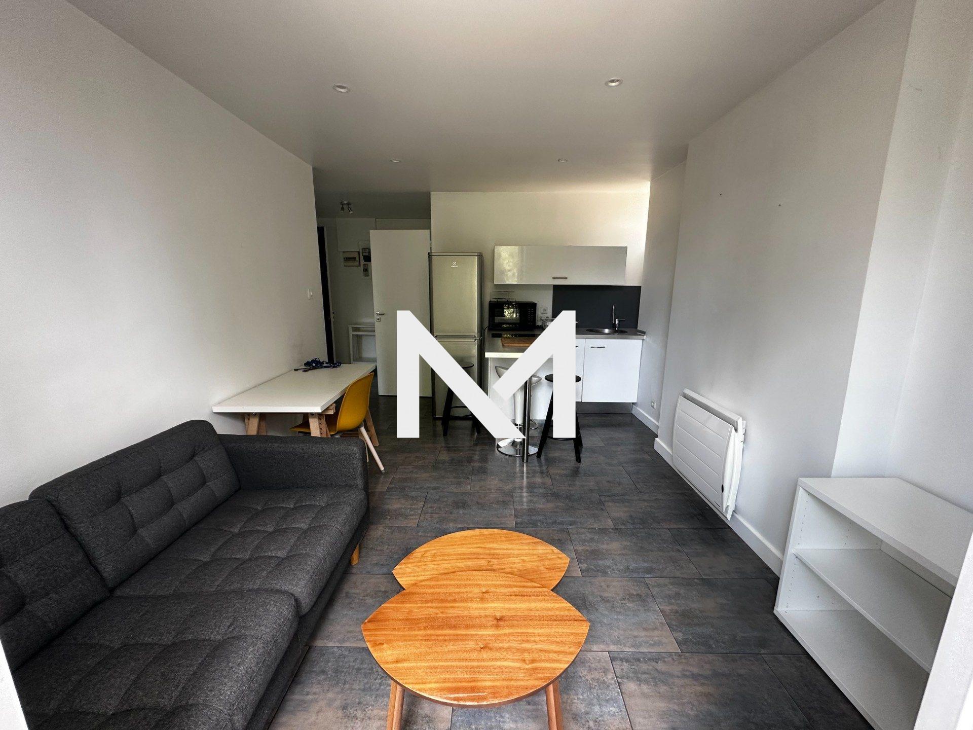 GRENOBLE - QUAI DES ALLOBROGES - PROX LA TRONCHE - T2 MEUBLE AVEC GARAGE - Photo 1