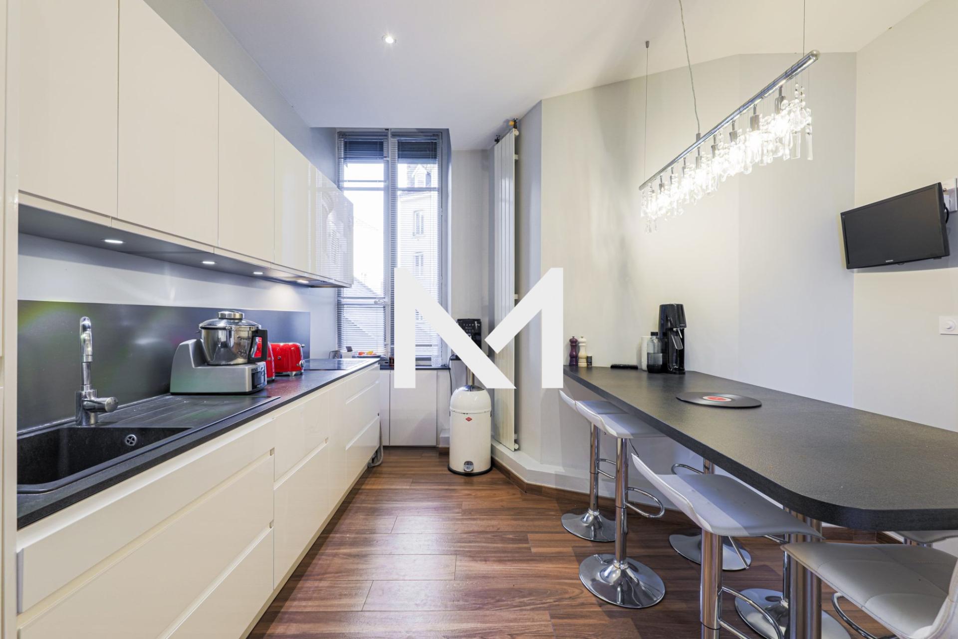 GRENOBLE - PLACE VICTOR HUGO - SUPERBE APPARTEMENT - 5 CHAMBRES - POSS GARAGE - Photo 6