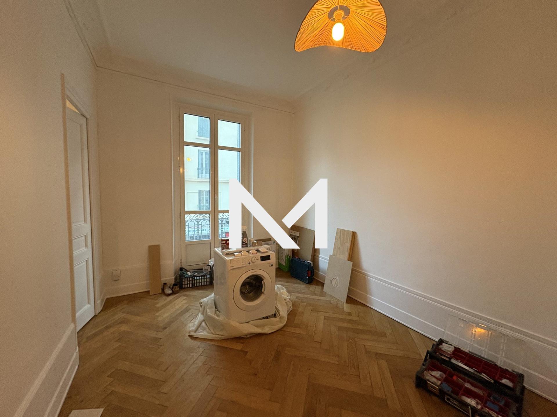 GRENOBLE - BEL IMMEUBLE HAUSSMANNIEN- T3 - Photo 5