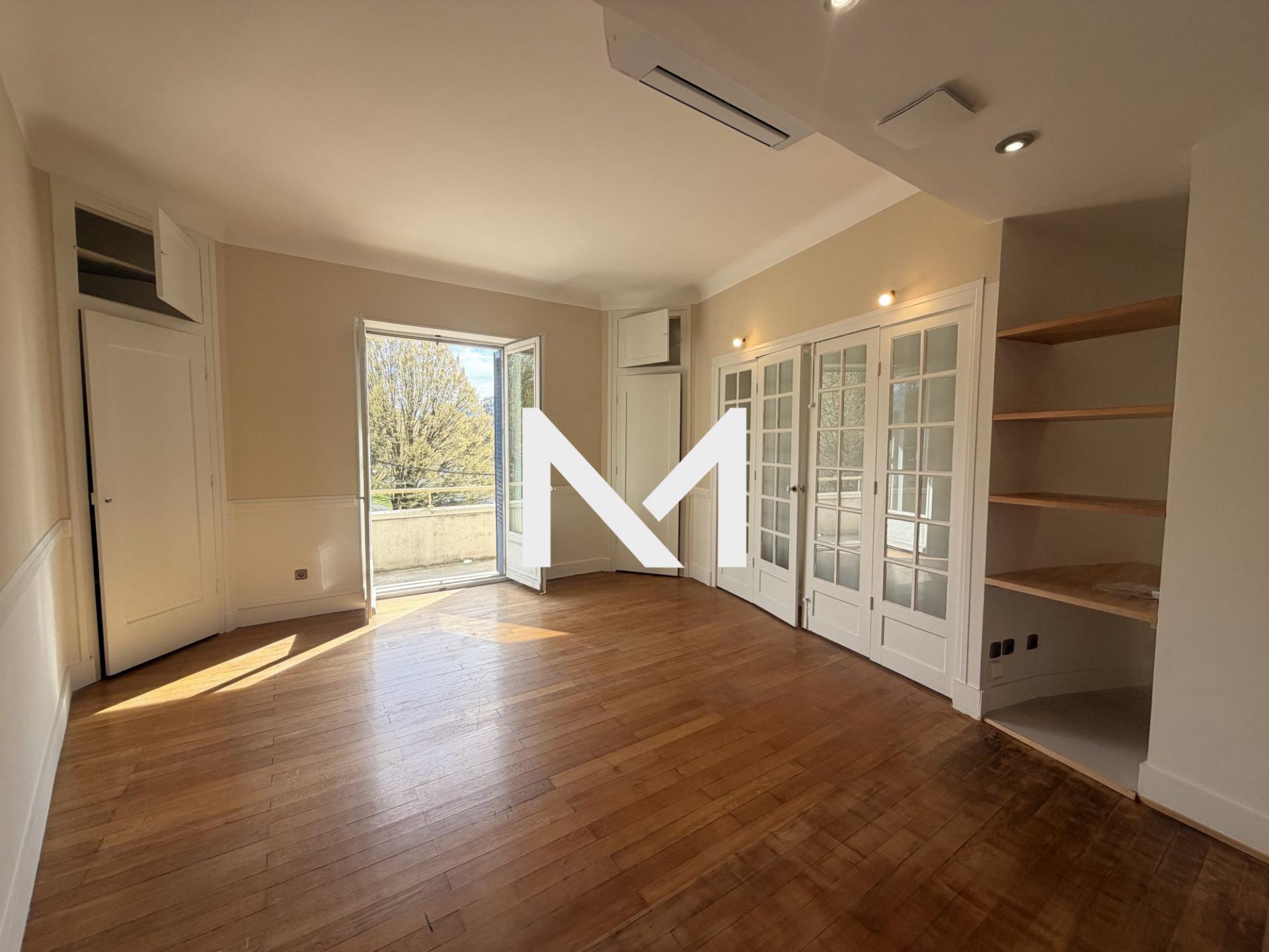 ILE VERTE - TRES BEAU T3 RENOVE AVEC BALCON ET CLIMATISATION - Photo 3