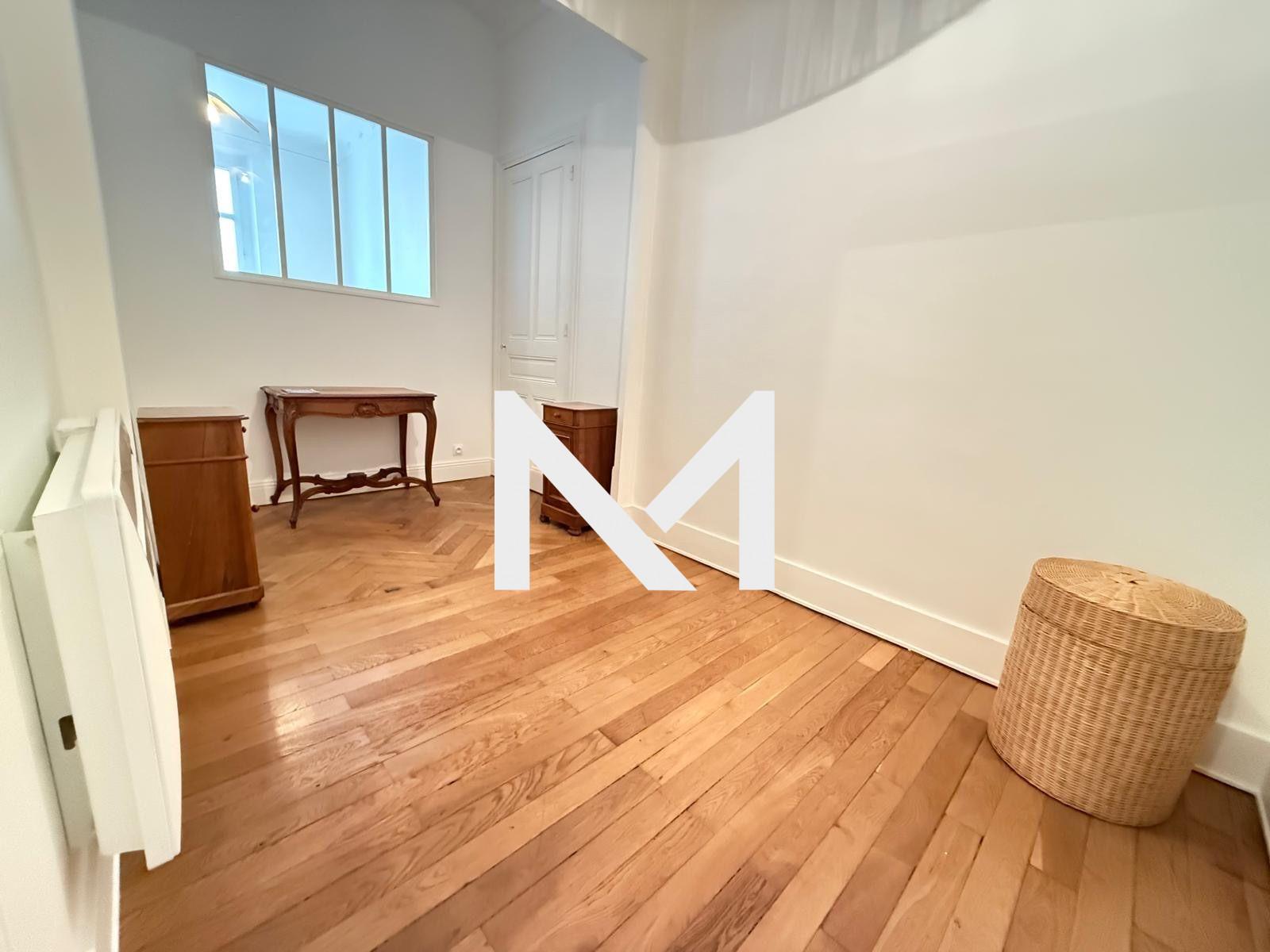 GRENOBLE - BEL IMMEUBLE HAUSSMANNIEN- T3 - Photo 7