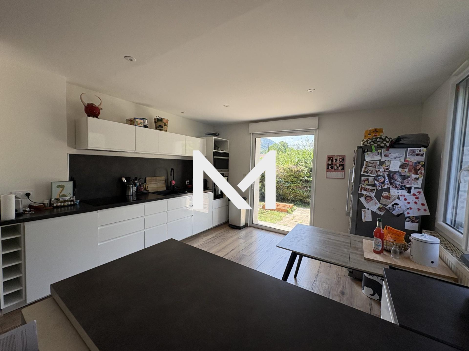 VIF - T3 AVEC JARDIN DE 438 M² + DEPENDANCE DE 52 M² - Photo 2