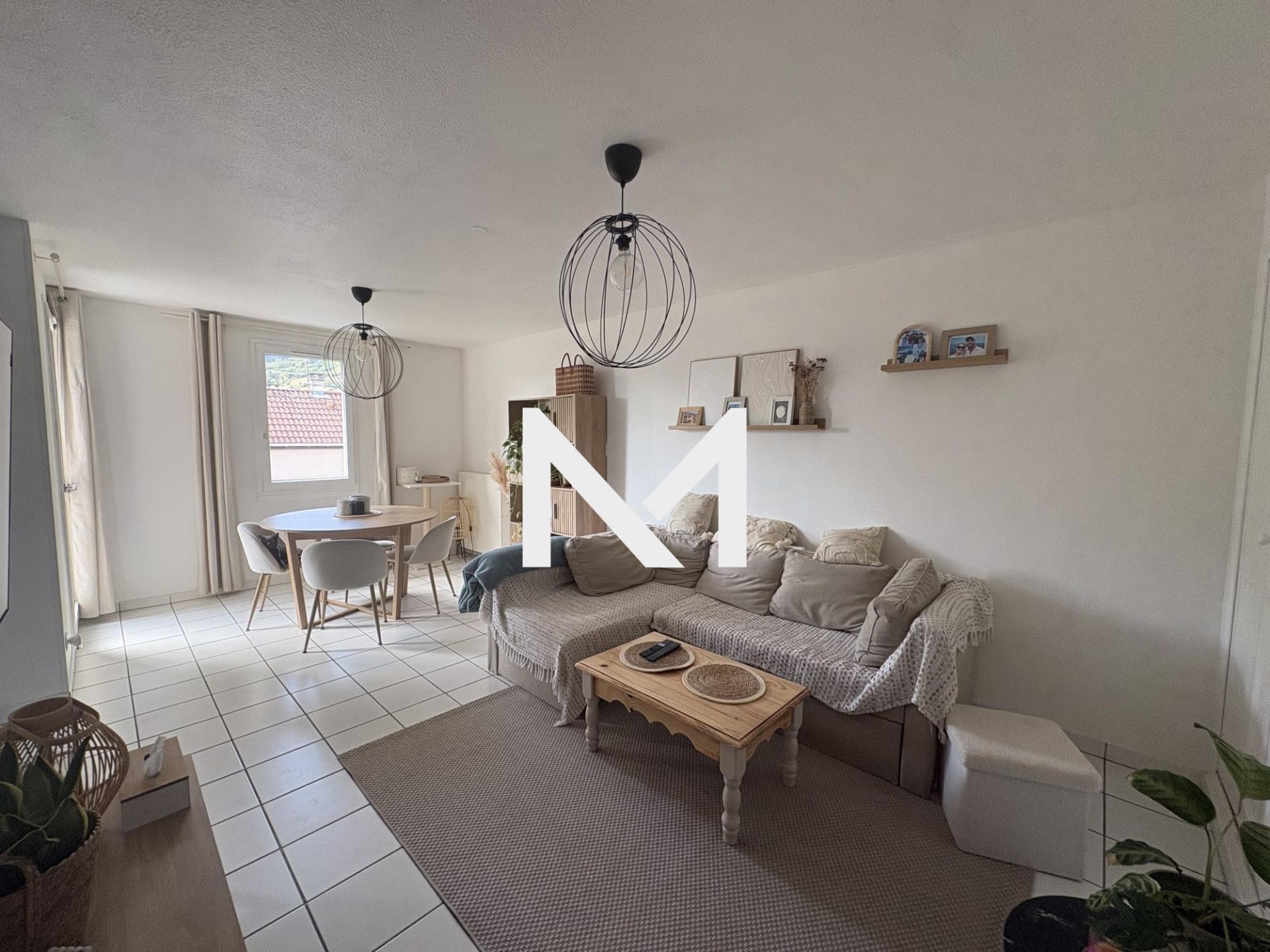 CROLLES - T2 - DERNIER ETAGE - BALCON - GARAGE - Photo 1