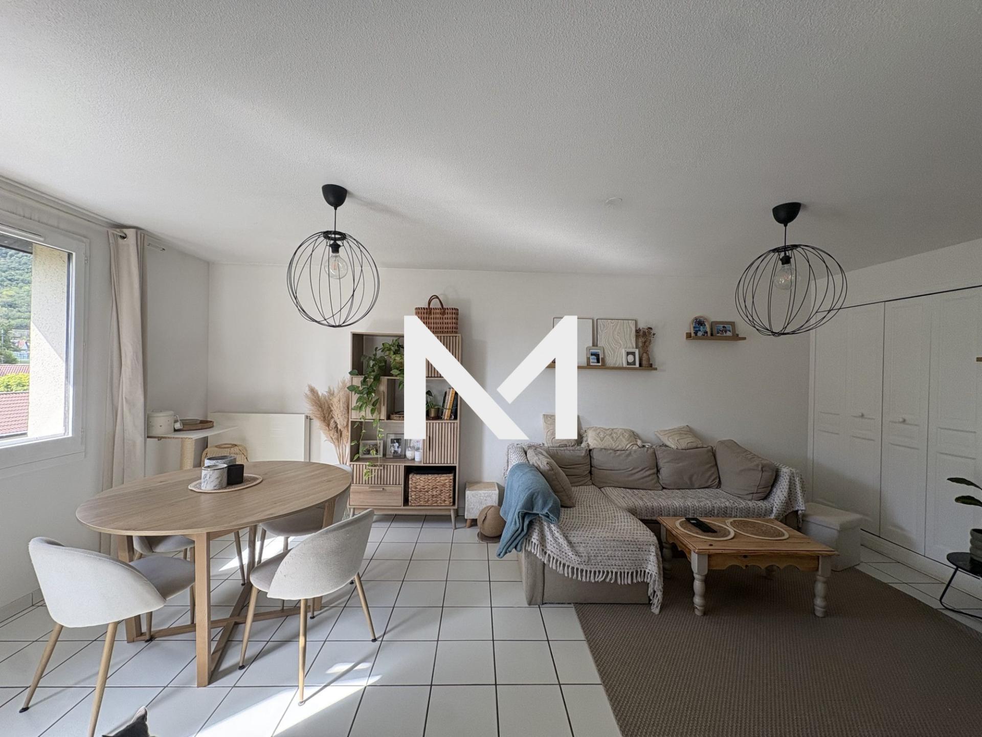 CROLLES - T2 - DERNIER ETAGE - BALCON - GARAGE - Photo 2