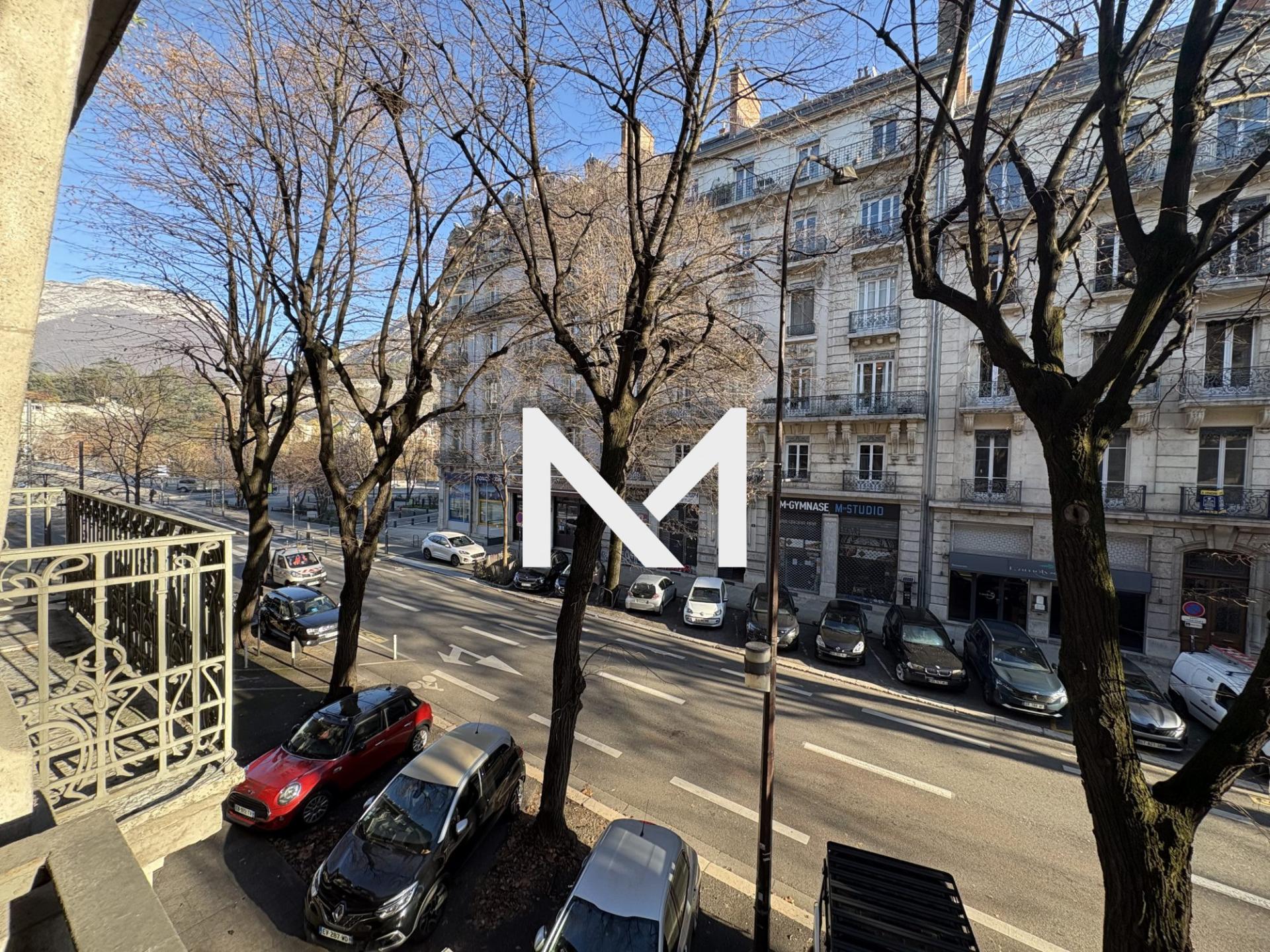 GRENOBLE - HAUSSMANNIEN - T3 - Photo 3