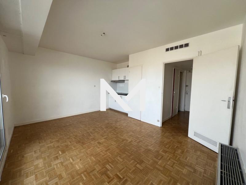 LES 3 TOURS - EN ETAGE ELEVE - Photo 4