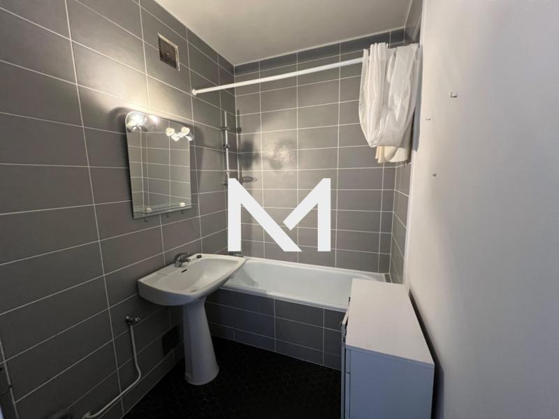 LES 3 TOURS - EN ETAGE ELEVE - Photo 5