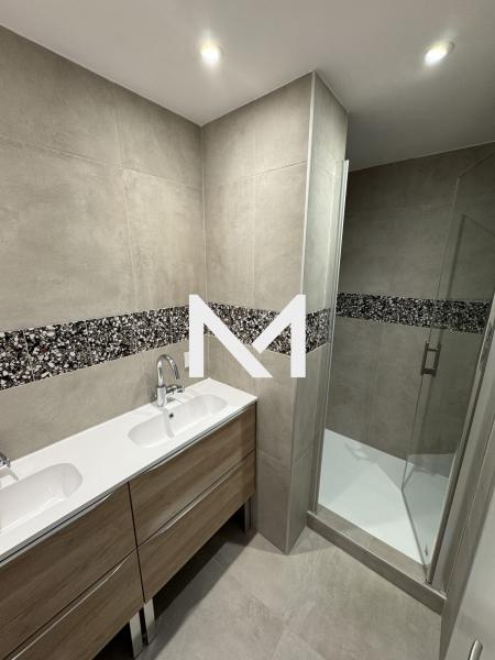 GRENOBLE SAINT JOSEPH - ETAGE ELEVE - 4 CHAMBRES - Photo 5