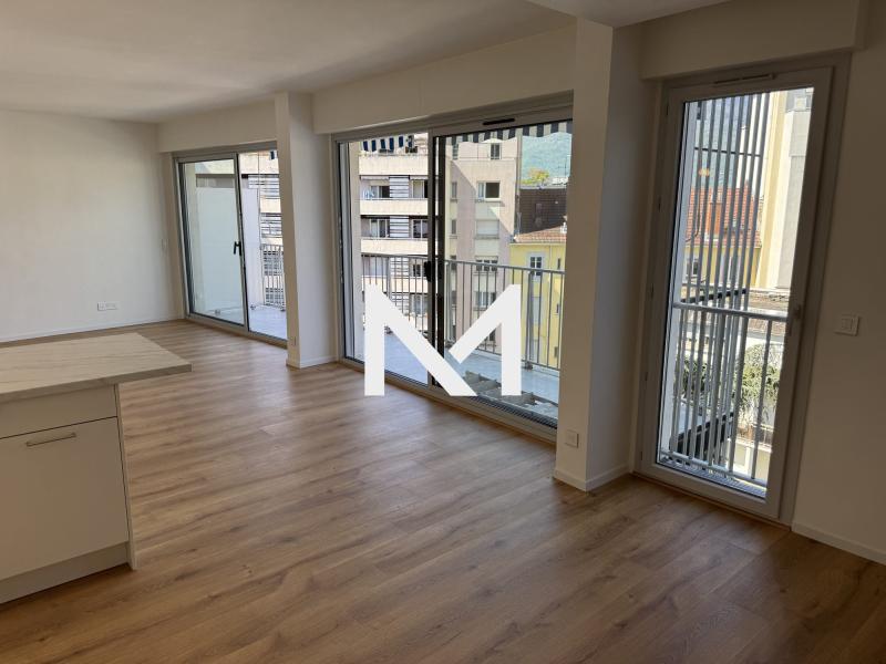 GRENOBLE SAINT JOSEPH - ETAGE ELEVE - 4 CHAMBRES - Photo 4