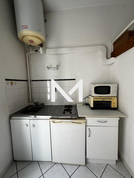 HYPER CENTRE - STUDIO MEUBLE AVEC BALCON - Photo 2