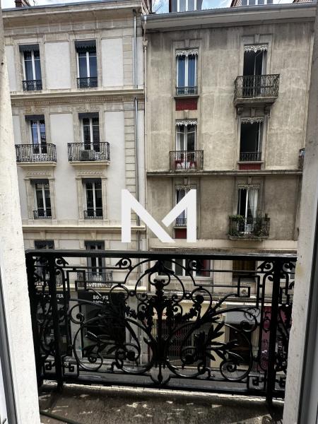 HYPER CENTRE - STUDIO MEUBLE AVEC BALCON - Photo 3