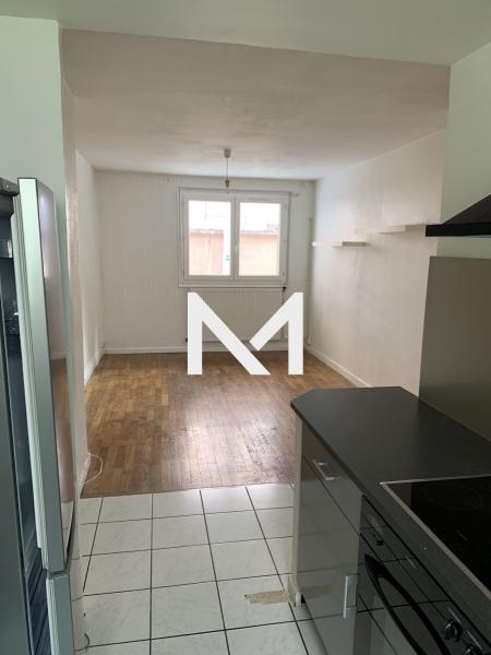 GRENOBLE - T3 LOUE - CALME - STATIONNEMENT - Photo 2