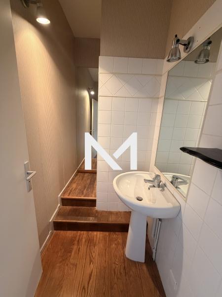 HYPER CENTRE - RUE MARECHAL DODE - GRAND T3 A LOUER - Photo 8