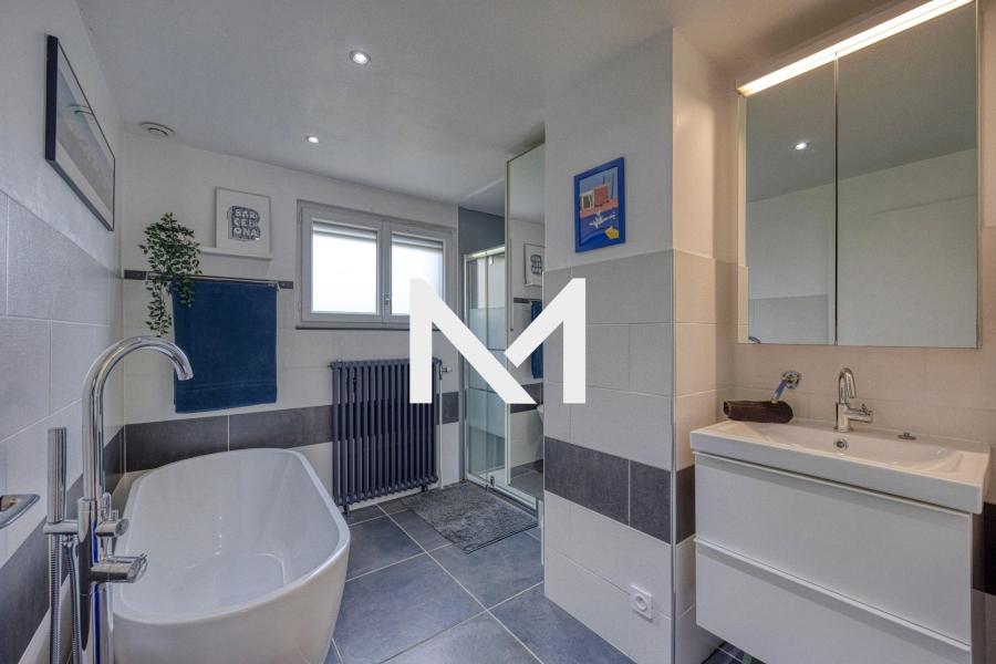 MAISON FAMILLIALE AVEC PISCINE - Photo 10