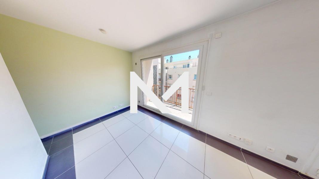 GRENOBLE CENTRE - Joli T1 bis avec balcon - Photo 6