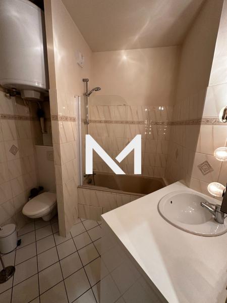 LA TRONCHE - VIEUX LOGIS - STUDIO MEUBLE DANS RESIDENCE DE STANDING - Photo 3