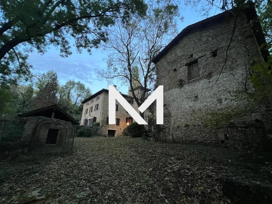 MAISON DE MAÎTRE AVEC DEPENDANCES ET PLAN D'EAU SUR 4 HECTARES - Photo 20