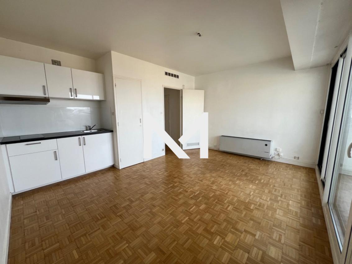 LES 3 TOURS - EN ETAGE ELEVE - Photo 2