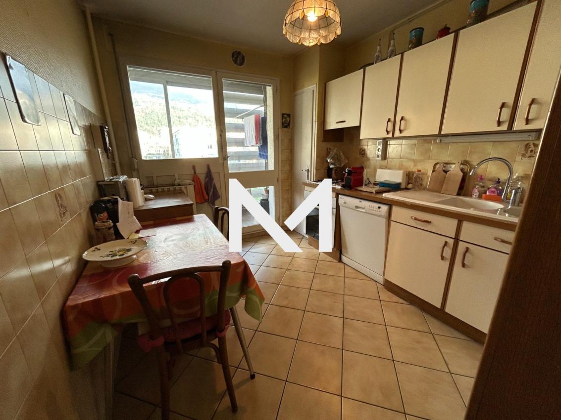 MEYLAN - SECTEUR AYGUINARD - GRAND T4 - Photo 5