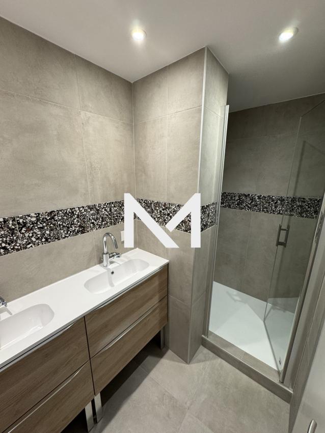 GRENOBLE SAINT JOSEPH - ETAGE ELEVE - 4 CHAMBRES - Photo 5
