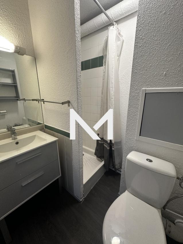 GRENOBLE - VIGNY MUSSET - STUDIO AVEC BALCON et PLACE DE STATIONNEMENT - Photo 4