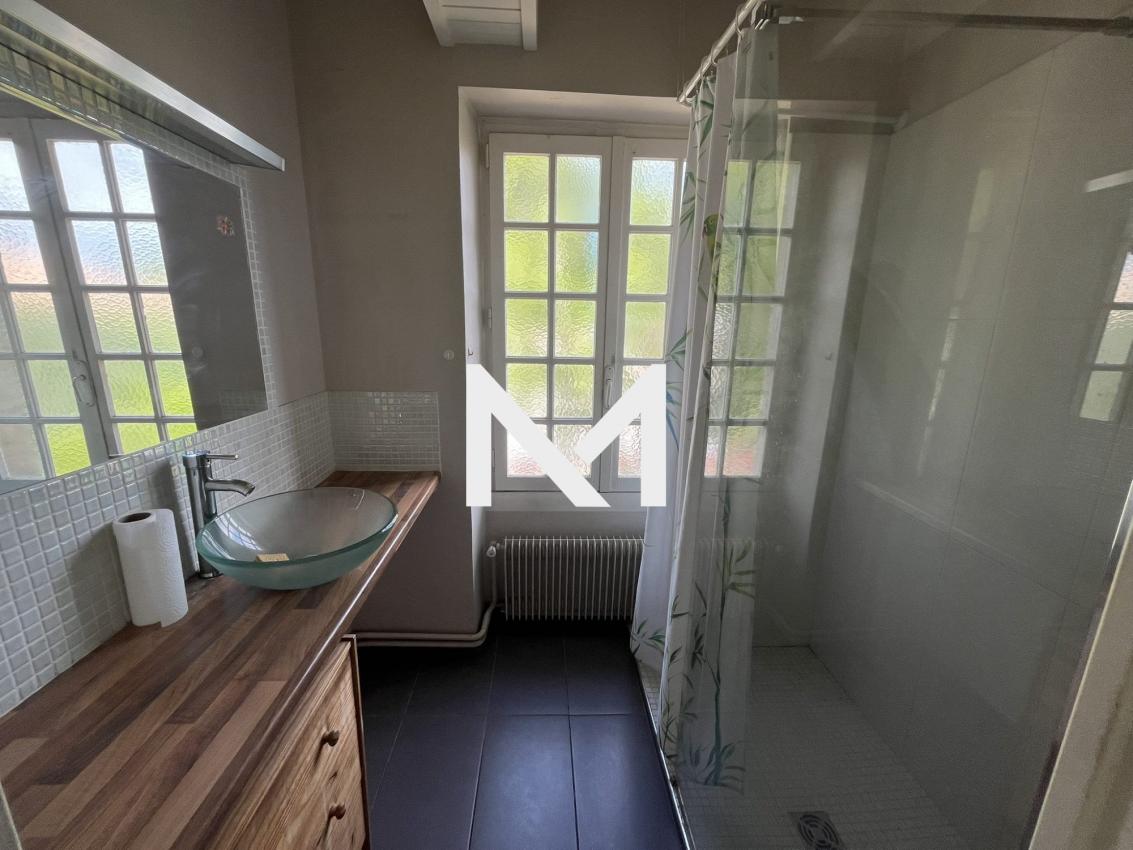MAISON DE VILLE EN PIERRE A RENOVER - Photo 8