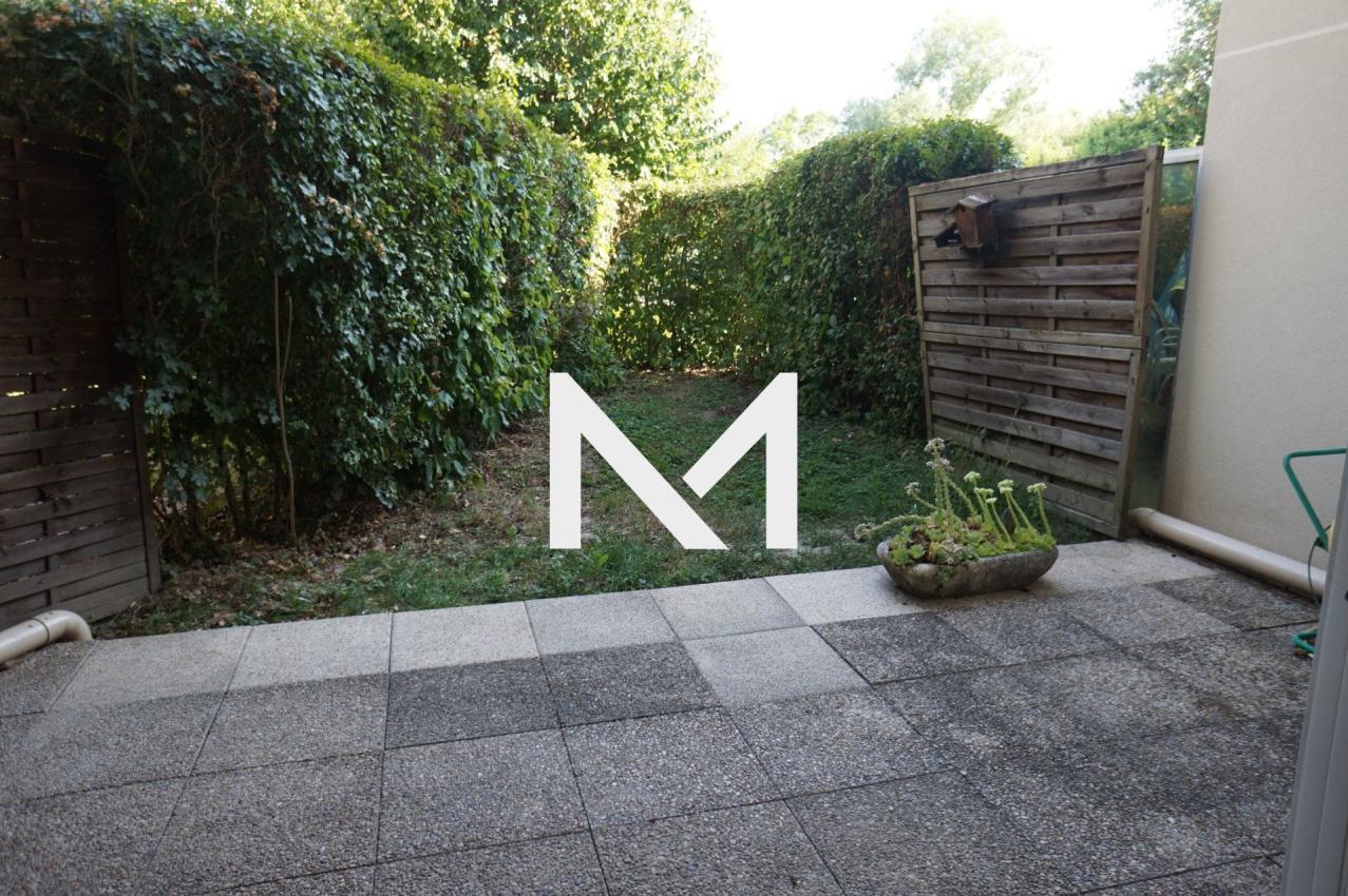 MEYLAN - Agréable T2 en rez-de-jardin - Photo 1