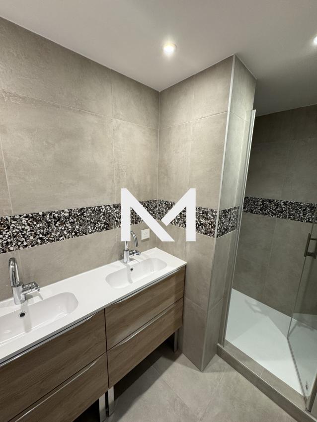 GRENOBLE SAINT JOSEPH - ETAGE ELEVE - 4 CHAMBRES - Photo 6