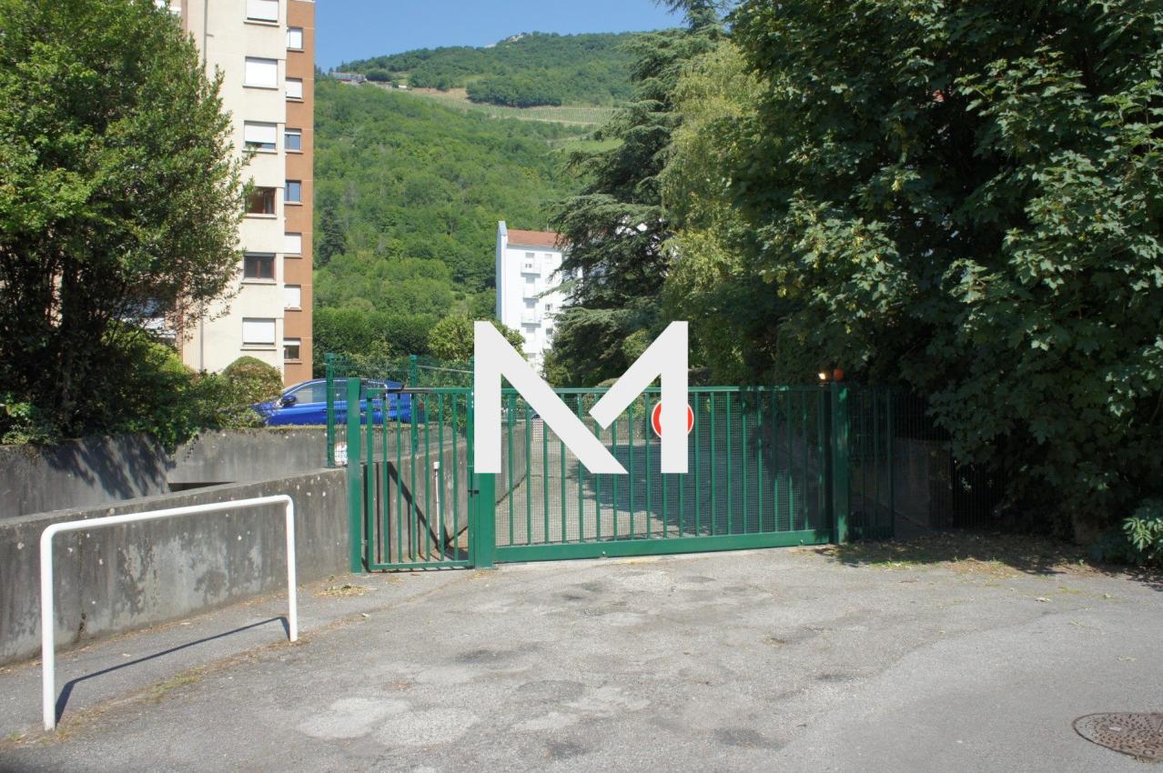 ILE VERTE - PARKING EXTERIEUR DANS COPRO SECURISEE - Photo 1