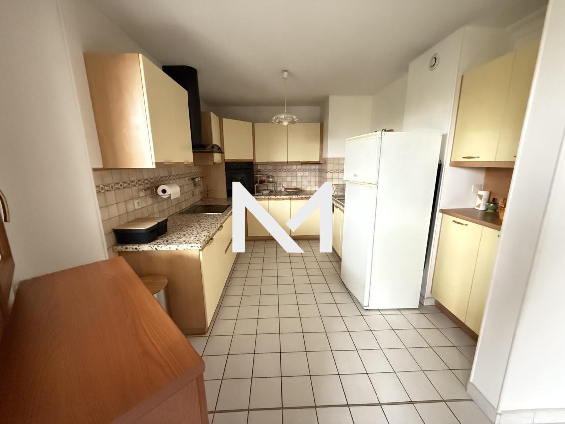 FONTAINE - T3 MEUBLE AVEC GRAND BALCON ET GARAGE - Photo 2