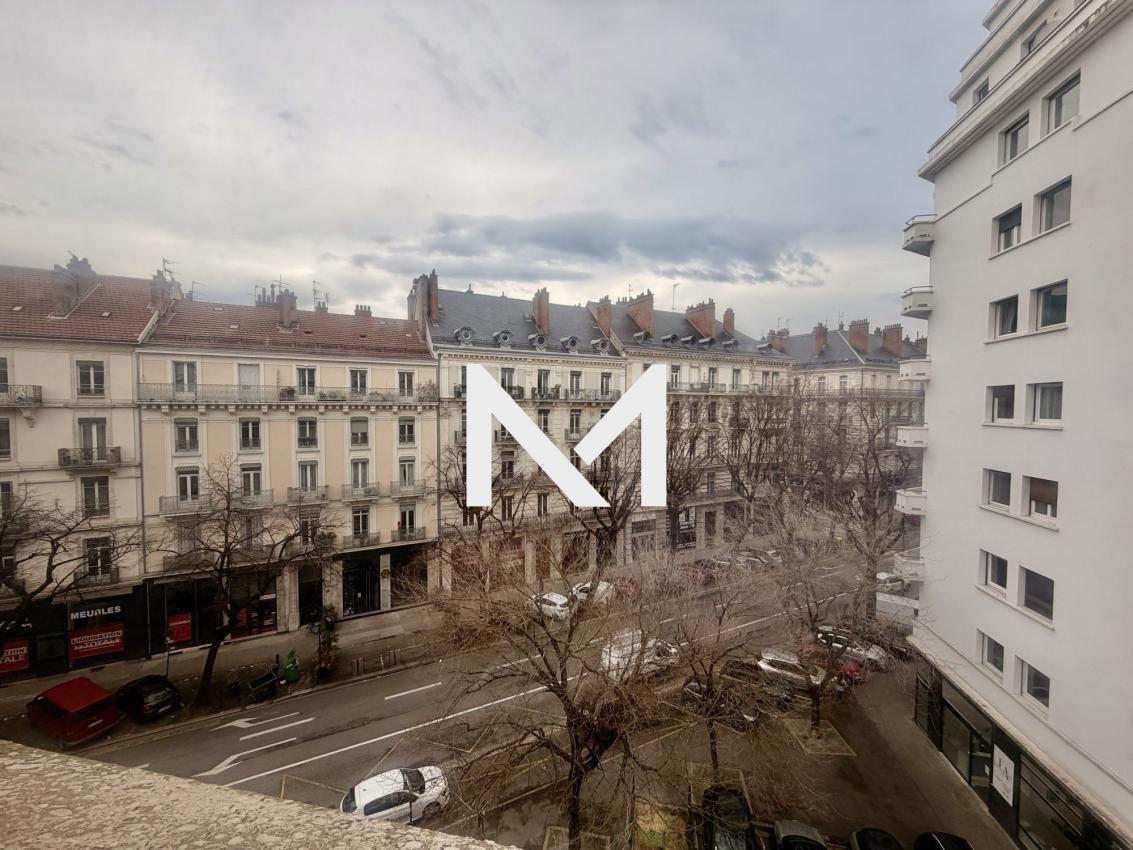 HYPER CENTRE - RUE MARECHAL DODE - GRAND T3 A LOUER - Photo 2