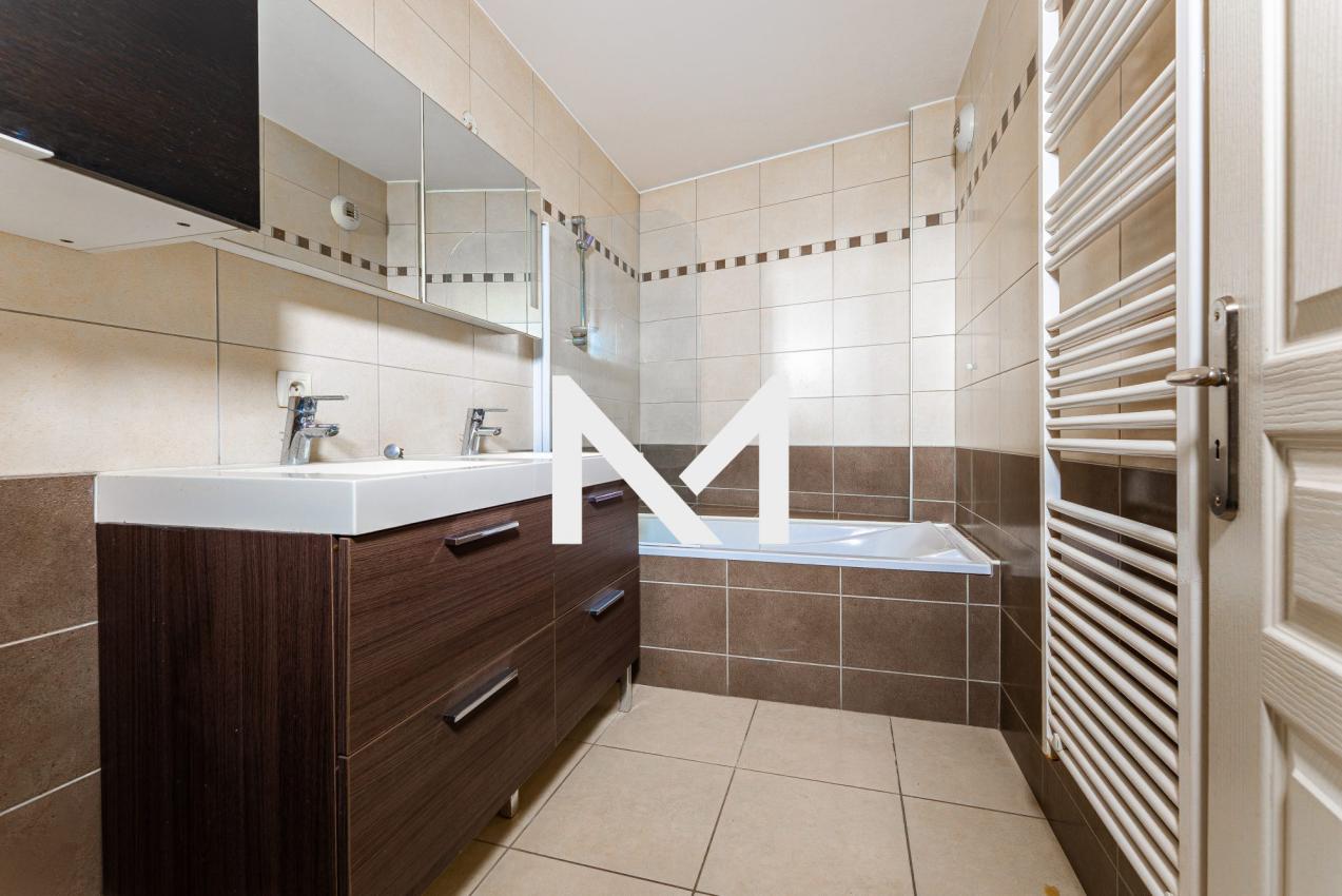 GRENOBLE VICTOR HUGO BERRIAT T4 AVEC TERRASSE - Photo 5