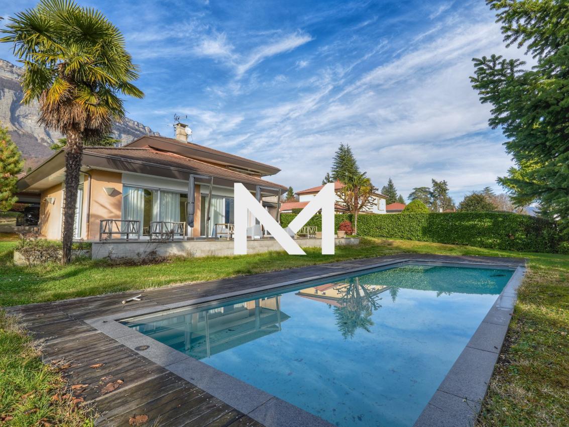 Villa de Standing avec Vue Panoramique et Piscine - Photo 1