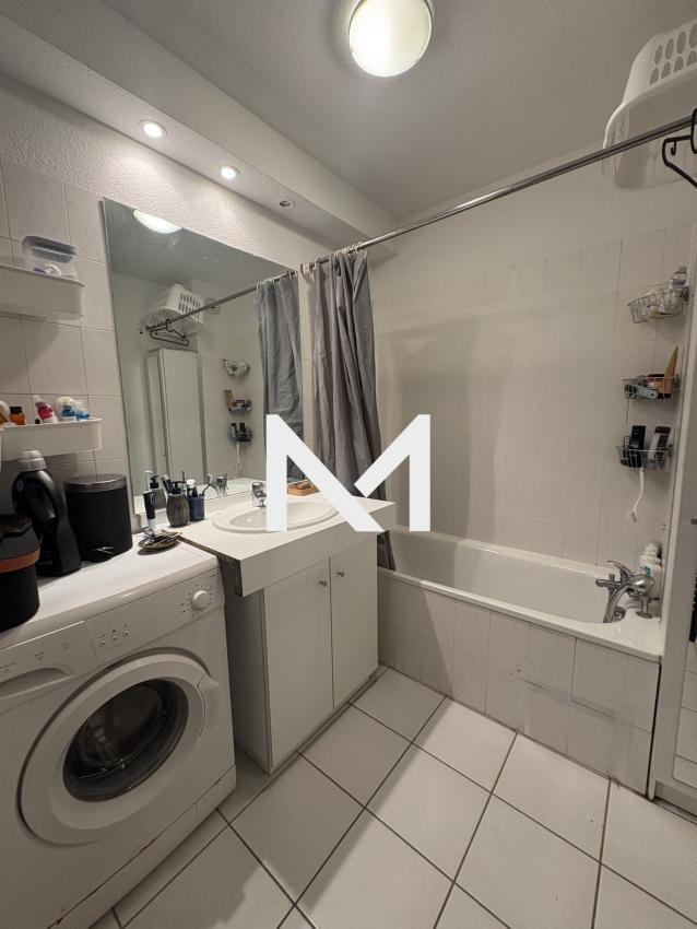 Grenoble - T2 en rez-de-jardin - Garage - Photo 7