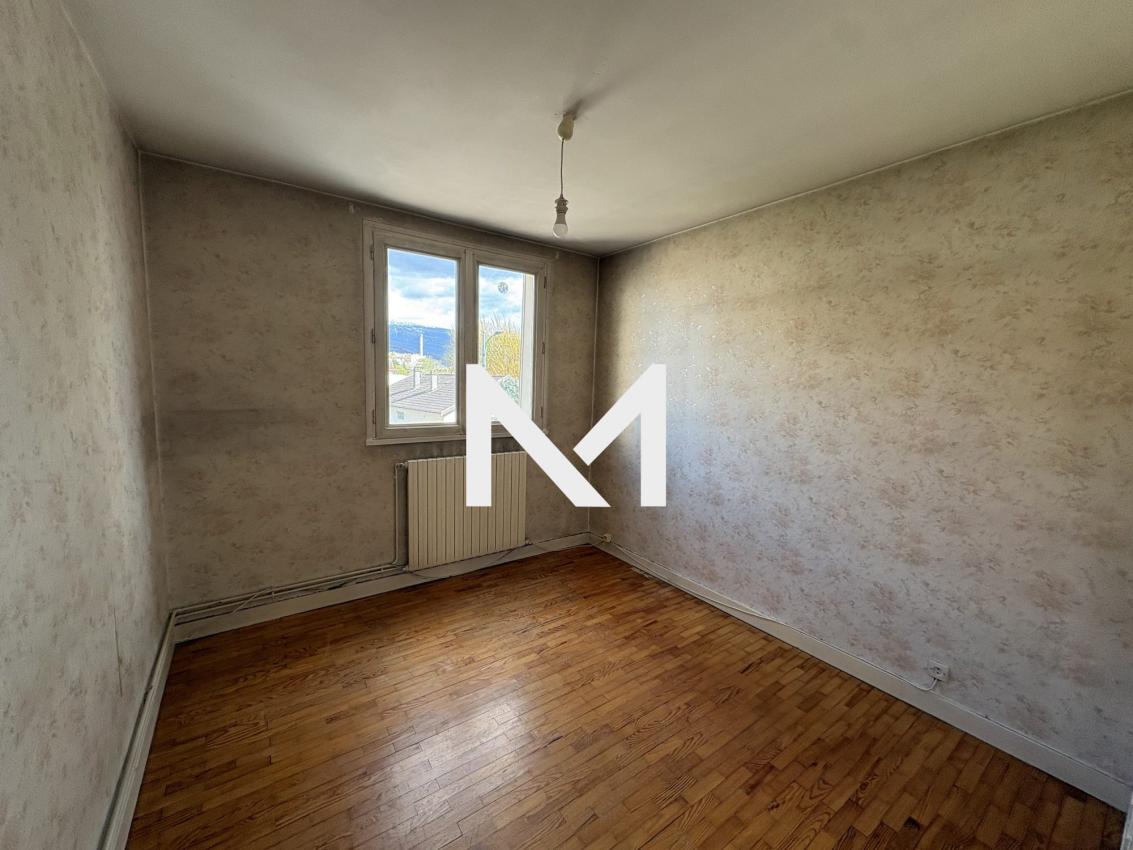 Seyssinet - A RENOVER - T3 traversant avec balcon - Photo 5